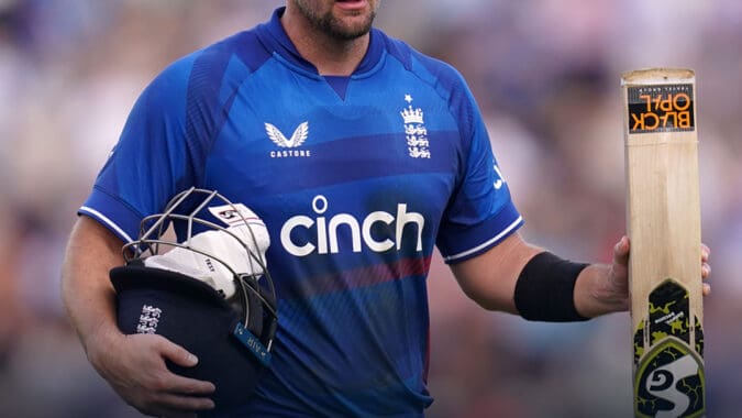 Livingstone and the seamers