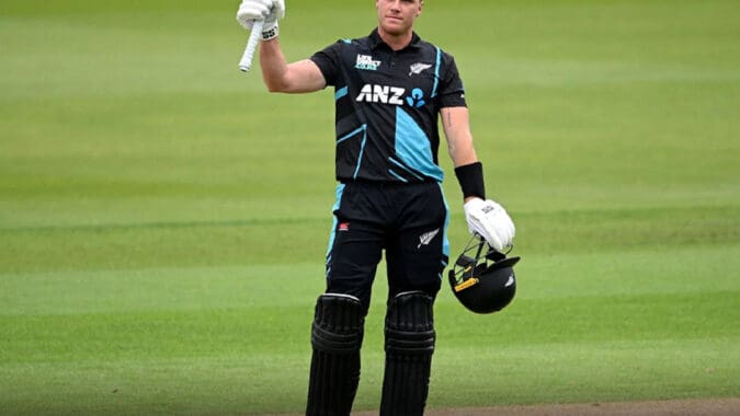 Finn Allen Destroys Pakistan